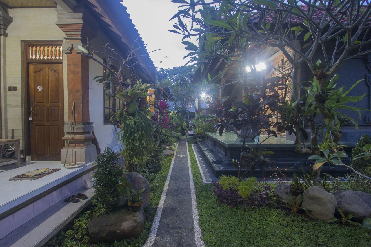 Nang Ade House Hotel Ubud Exterior foto