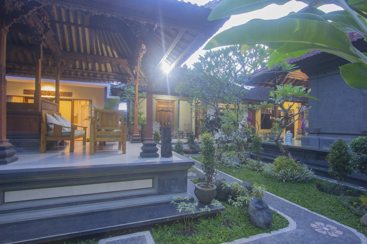 Nang Ade House Hotel Ubud Exterior foto